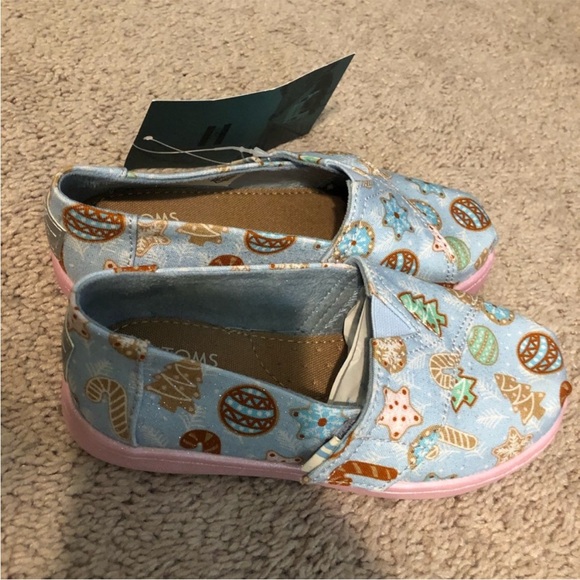 Christmas Little Girl Toms - Picture 7 of 7